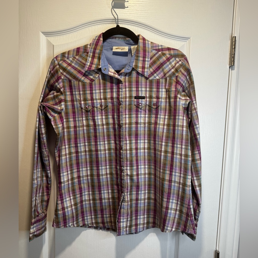 56- Women’s Wrangler Pearl Snap Plaid Western Shirt Pink Green White Gold Size M